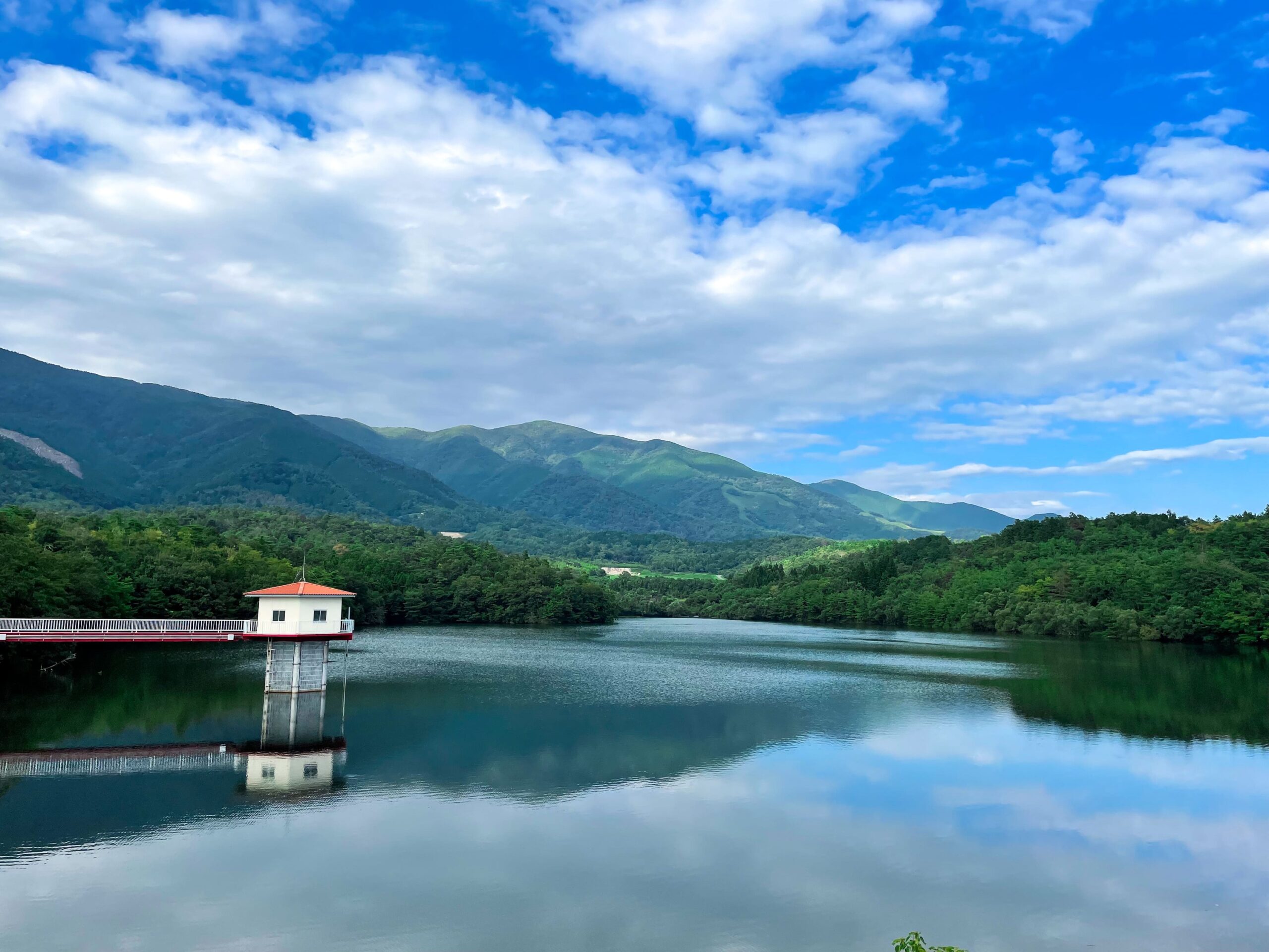 Lake Nagi and Summer Skies,okayama,japan