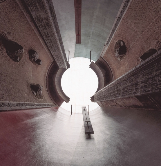 太陽《遍在之場・奈義的龍安寺・建築的身體》